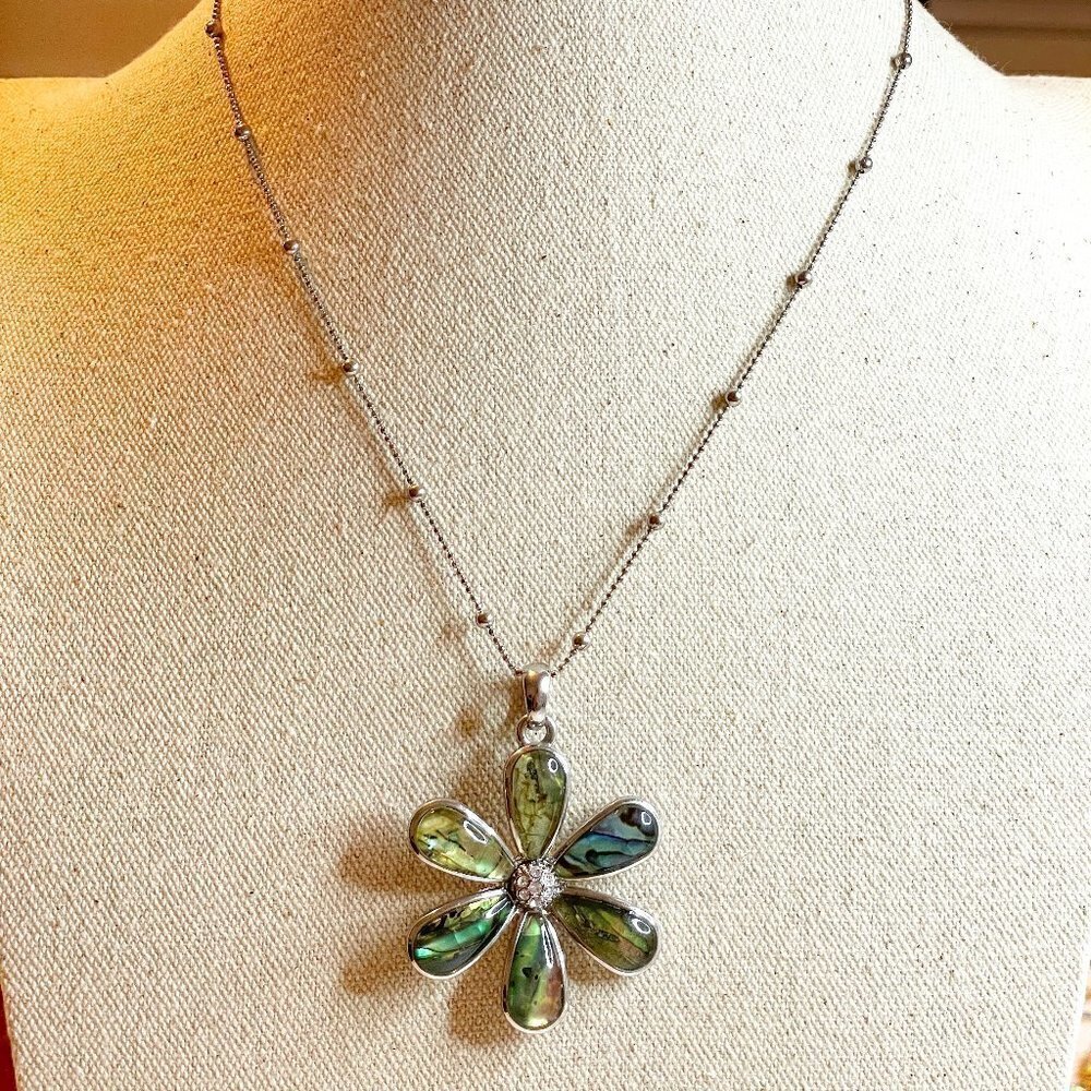 Lia Sophia Water Lily Abalone Large Flower Pendent Beaded Silver Tone Chain